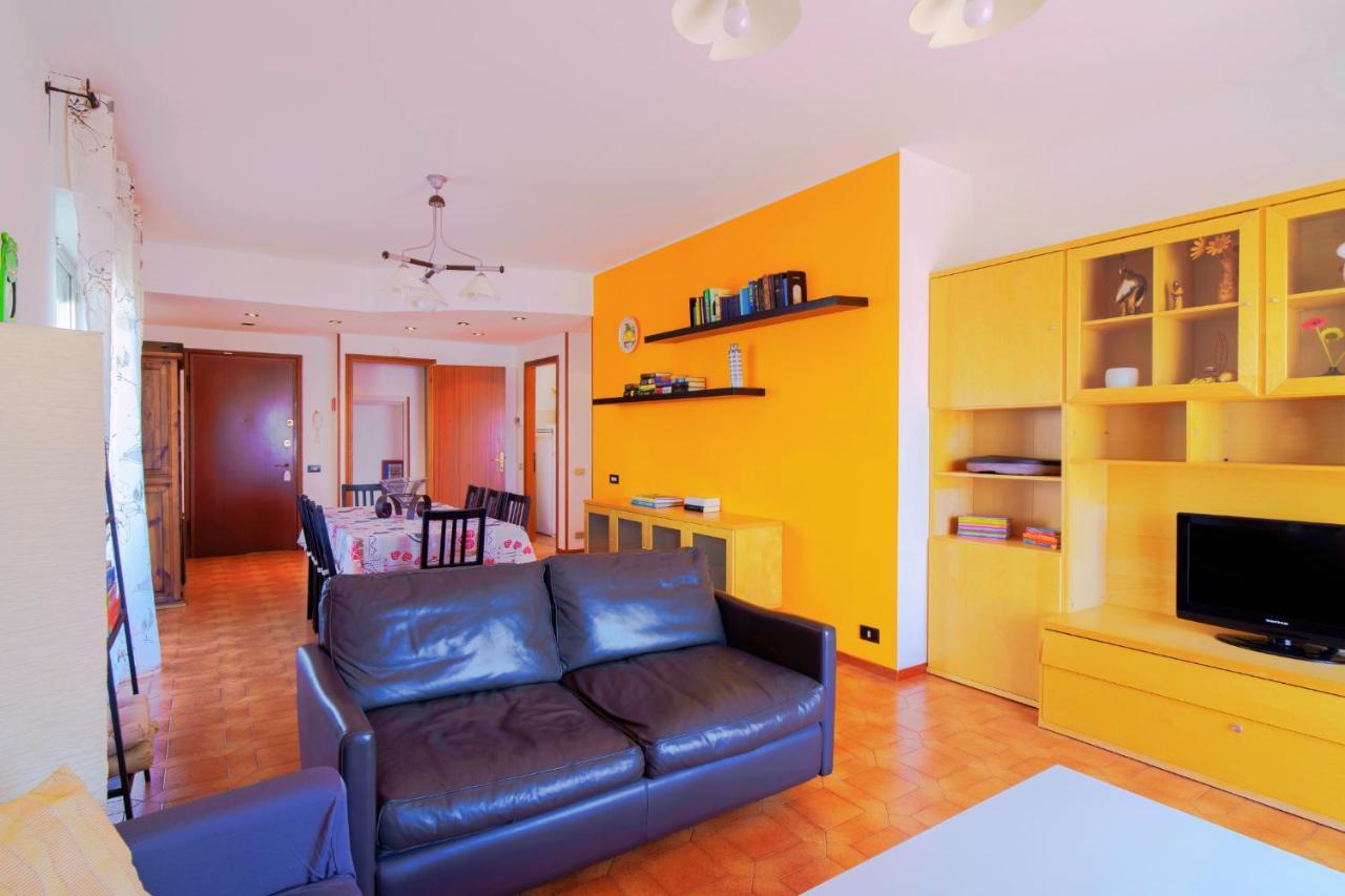 La Casa Nel Sole Apartment Grandate Bagian luar foto