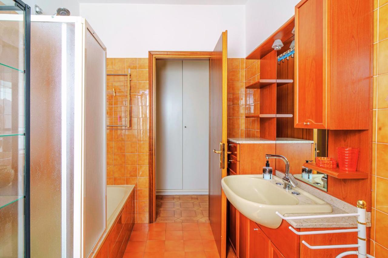 La Casa Nel Sole Apartment Grandate Bagian luar foto